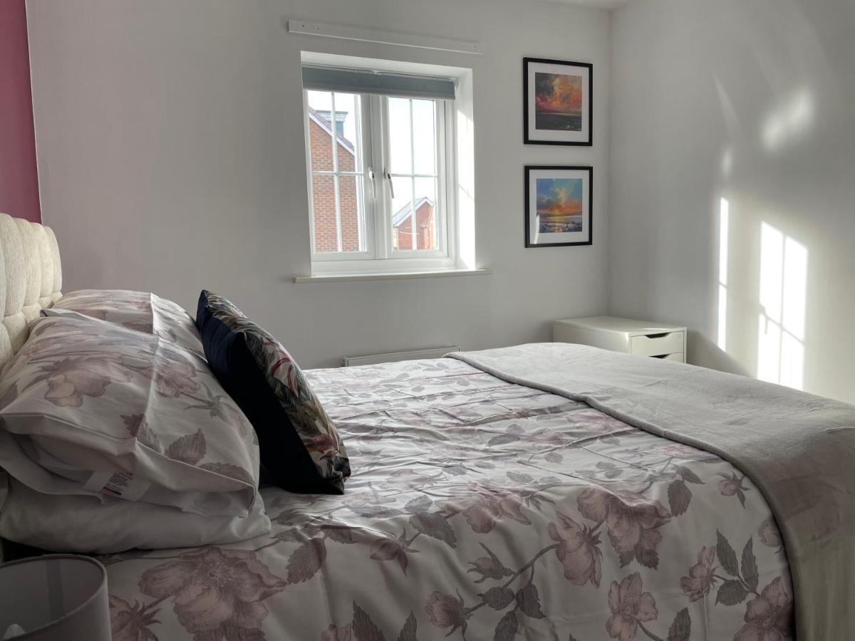Stunning Large Detached Gloucester, 4 Beds, 3 Bedroom, 2 Bathroom Property, Nr Chelt, The Docks And Quays Sleeps 6 Esterno foto