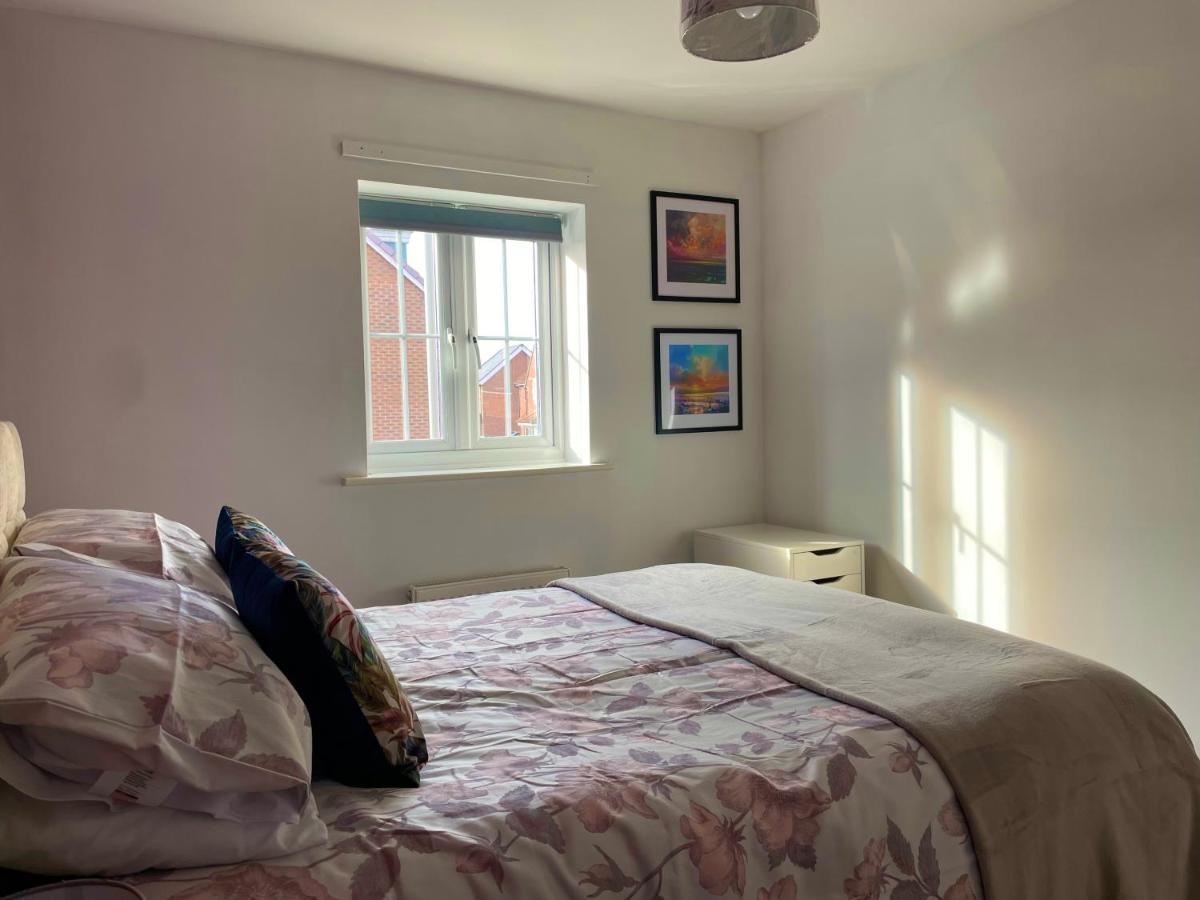Stunning Large Detached Gloucester, 4 Beds, 3 Bedroom, 2 Bathroom Property, Nr Chelt, The Docks And Quays Sleeps 6 Esterno foto
