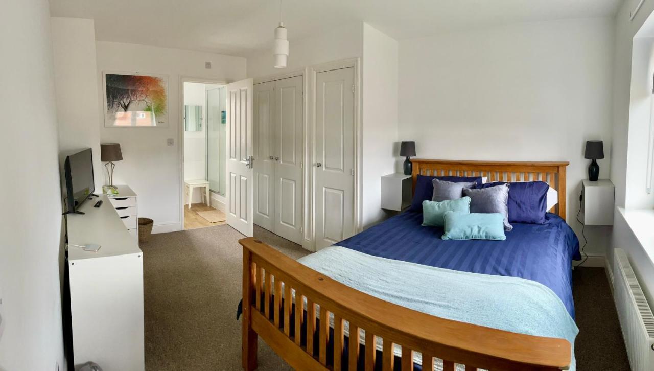 Stunning Large Detached Gloucester, 4 Beds, 3 Bedroom, 2 Bathroom Property, Nr Chelt, The Docks And Quays Sleeps 6 Esterno foto