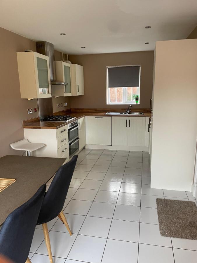 Stunning Large Detached Gloucester, 4 Beds, 3 Bedroom, 2 Bathroom Property, Nr Chelt, The Docks And Quays Sleeps 6 Esterno foto