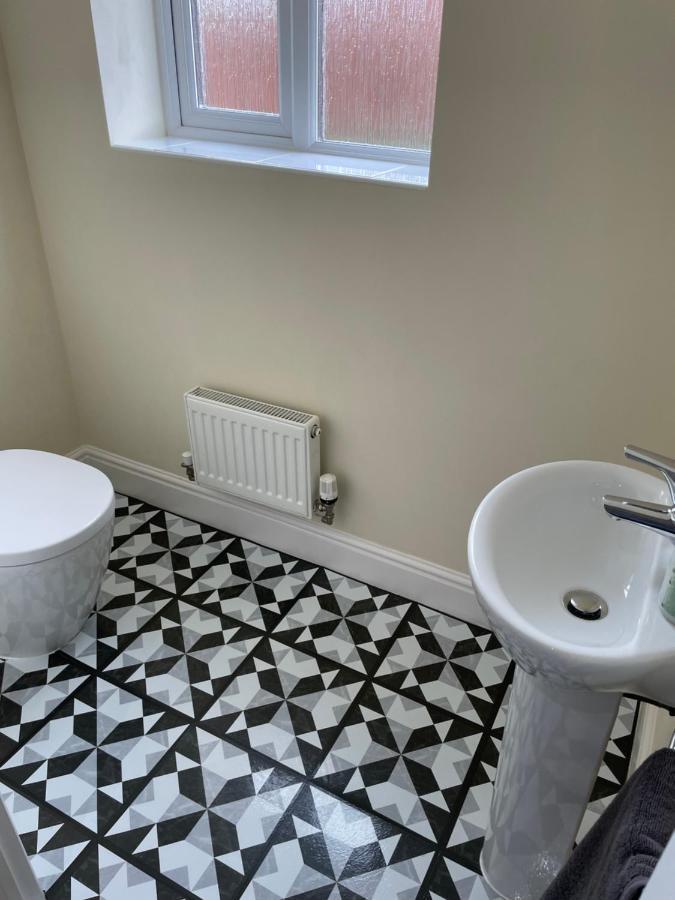 Stunning Large Detached Gloucester, 4 Beds, 3 Bedroom, 2 Bathroom Property, Nr Chelt, The Docks And Quays Sleeps 6 Esterno foto
