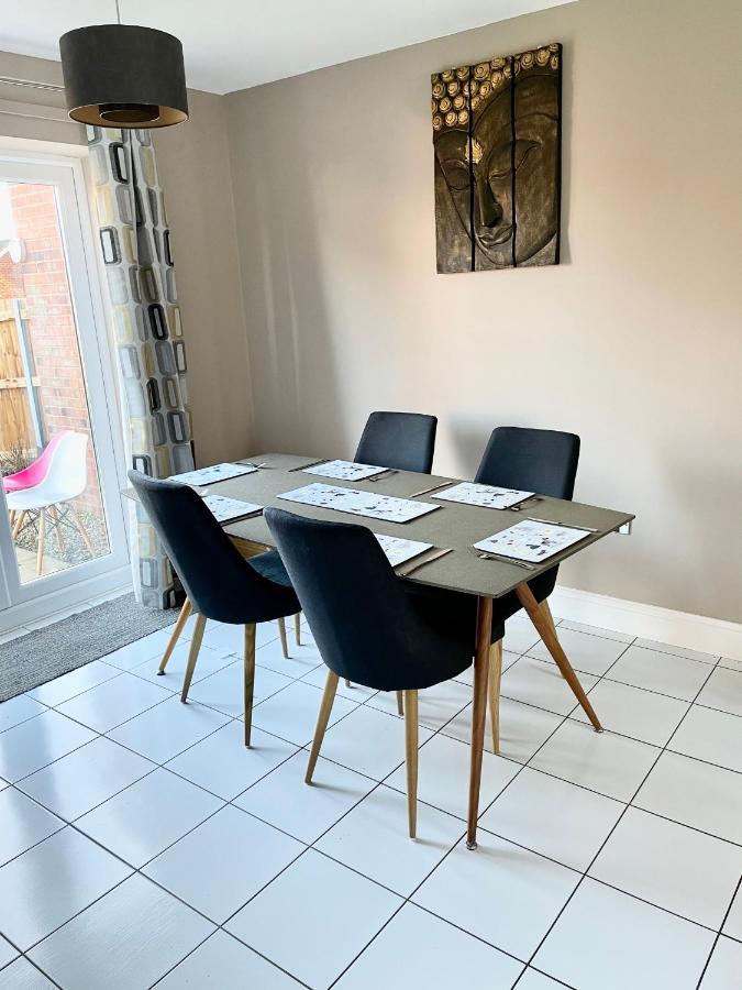 Stunning Large Detached Gloucester, 4 Beds, 3 Bedroom, 2 Bathroom Property, Nr Chelt, The Docks And Quays Sleeps 6 Esterno foto